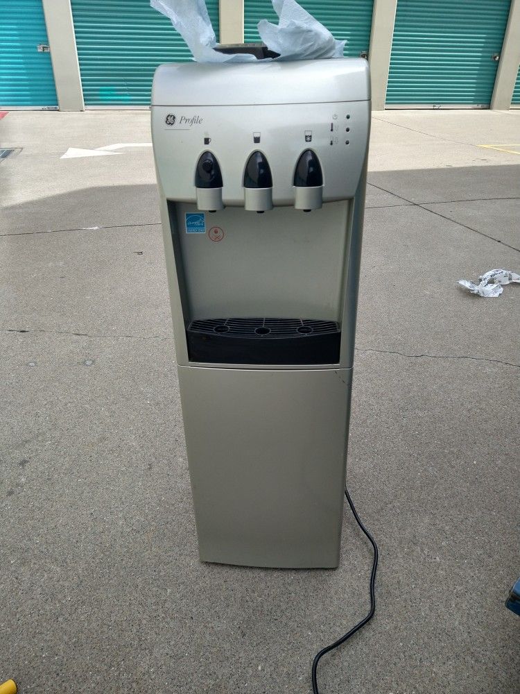 General Electric Water Cooler With Hot And Cold Water With Built-inMini Refrigerator