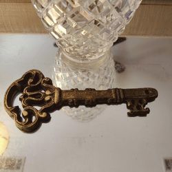 Decorative Rubbed Brass Finish Cast Iron Key