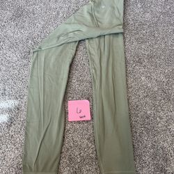 Lululemon Women’s leggings Size 4