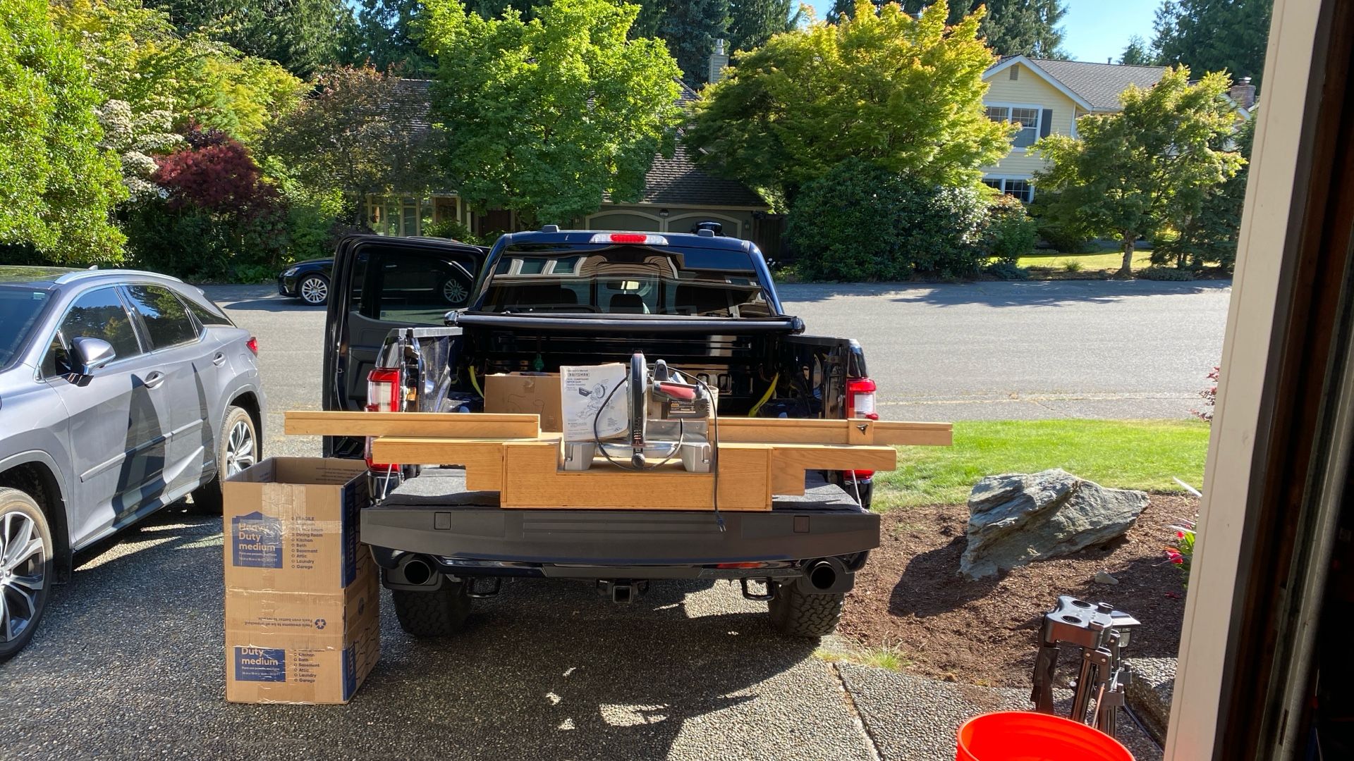 Craftsman 10” Miter Saw And Custom Table Top Cutting Bench