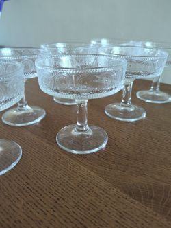 Set Of 8 Coupe Style Glassware