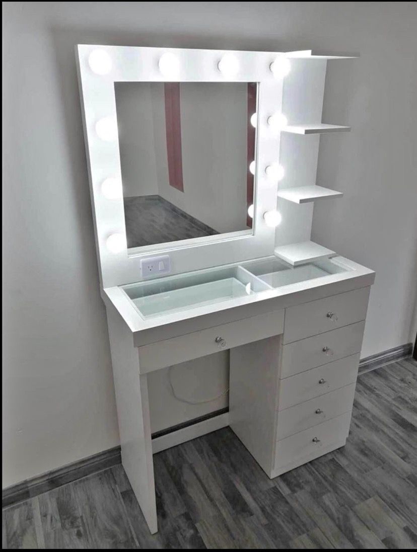 Hollywood Vanity/dresser