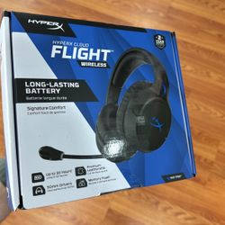 HyperX Cloud Flight Gaming - Headset - full size - 2.4 GHz - wireless - 3.5 mm jack - black, blue - for Victus by HP Laptop 15, 16; Laptop 14, 15, 17;