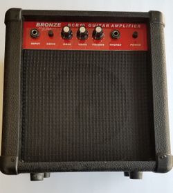 BC RICH BRONZE GUITAR AMPLIFIER