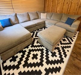 Sectional couch (can deliver)