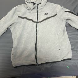 grey nike tech fleece