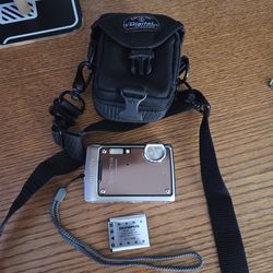 Olympus Stylus 770 SW 7.1MP Waterproof Digital Camera