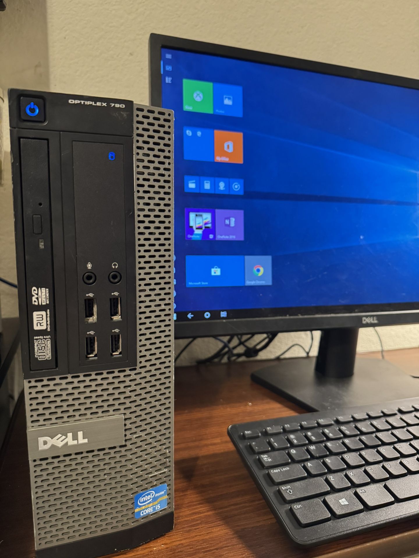 Dell Desktop Computer Set