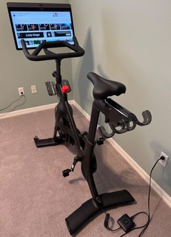2021 Peloton Bike Plus, Almost 324 Rides, Orlando