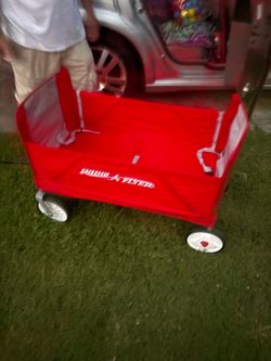 Radio Flyer Red Folding Wagon