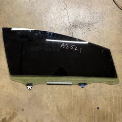 2010-2015 Toyota Prius Front Right Door Glass