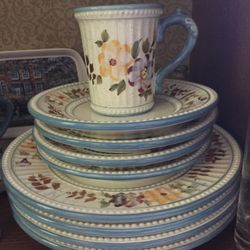 Floral Dinnerware Set Of Four