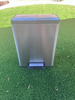 Stainless Steel Step Trash Can 40L
