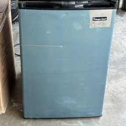 Magic Chef mini FREEZER