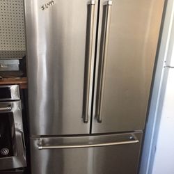 20 Cu Ft French Door Counter Depth Refrigerator 36”