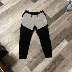 nike tech joggers 