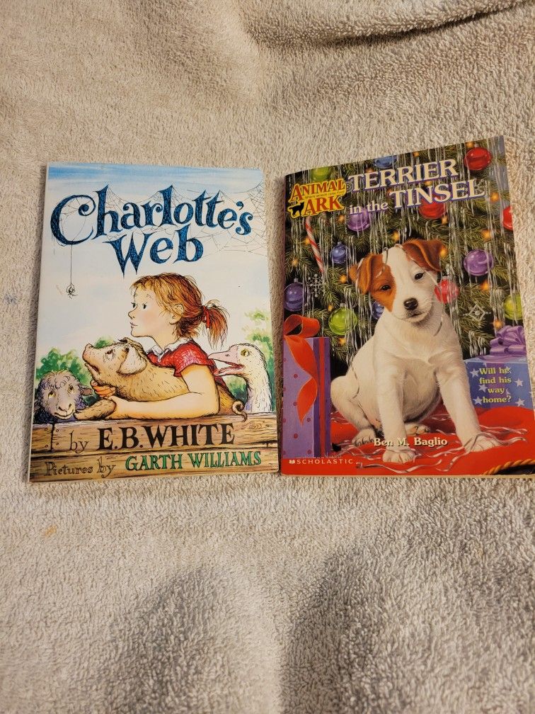 Book lot Charlotte's Web and terrier in the tinsel
