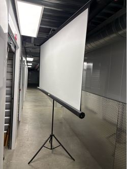 Projector screen