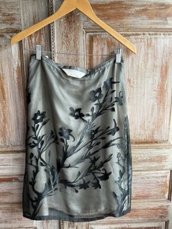 Max Studio Sheer Floral Skirt – Chic & Feminine (Size 6)