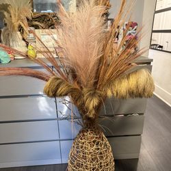 Decorative Vase With Pampas