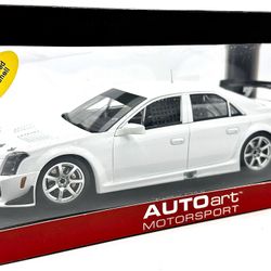 AUTOart Cadillac CTS-V ホワイト 1:18 AUTOart Cadillac CTS-V ホワイト 1:18 おもちゃ