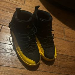 Jordan 12 Retro University Gold