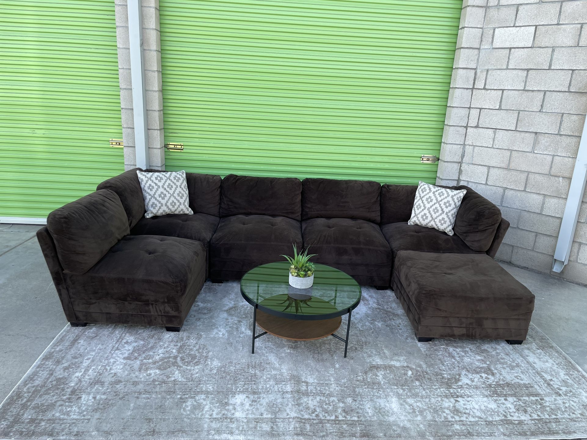*Free Delivery* Costco Modular Sectional Couch w/ Ottoman