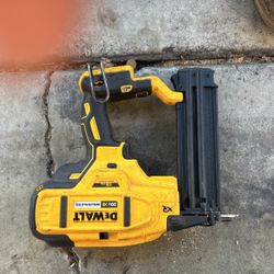 Dewalt 20v XR 18 Ga Nail Gun