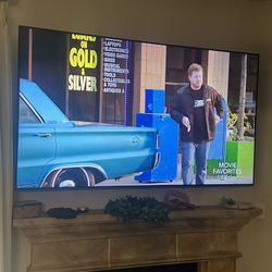 75 Inch clear Samsung hd  With Wall Mount 6 Months Old!!!!! 