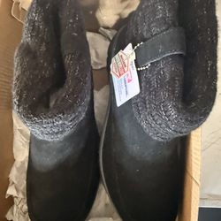 Women’s skecher boots