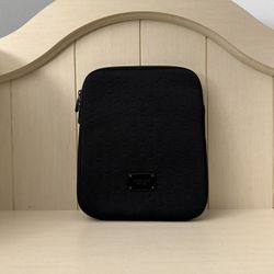 Michael Kors Zip Around Tablet/ iPad Case Cover/Sleeve 