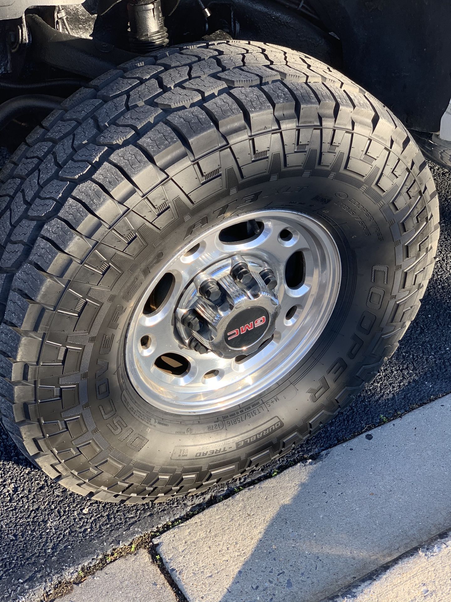 4 Cooper Discover 315/75-16 tires