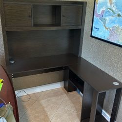 DESK GOOD CONDITION