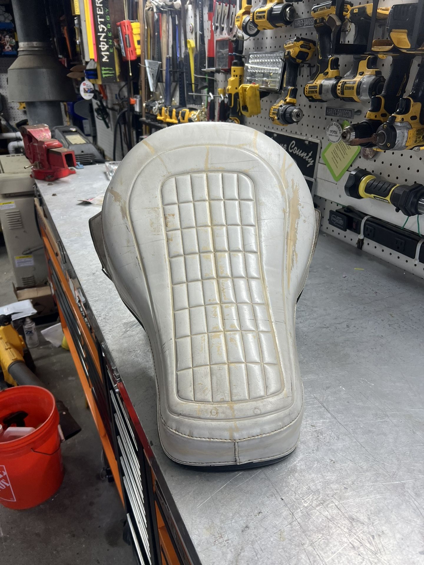 Harley Seat Pan Head