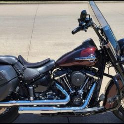 2018 HARLEY-DAVIDSON FLHC