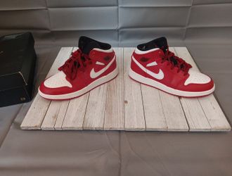 Air Jordan 1 Mid Bg Gym Red/ White-black Size 4.5Y