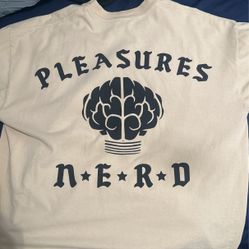 Pleasures T Shirt XL