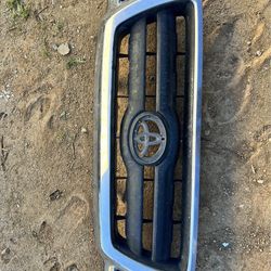 2005 TOYOTA TACOMA FRONT BUMPER  GRILLE original