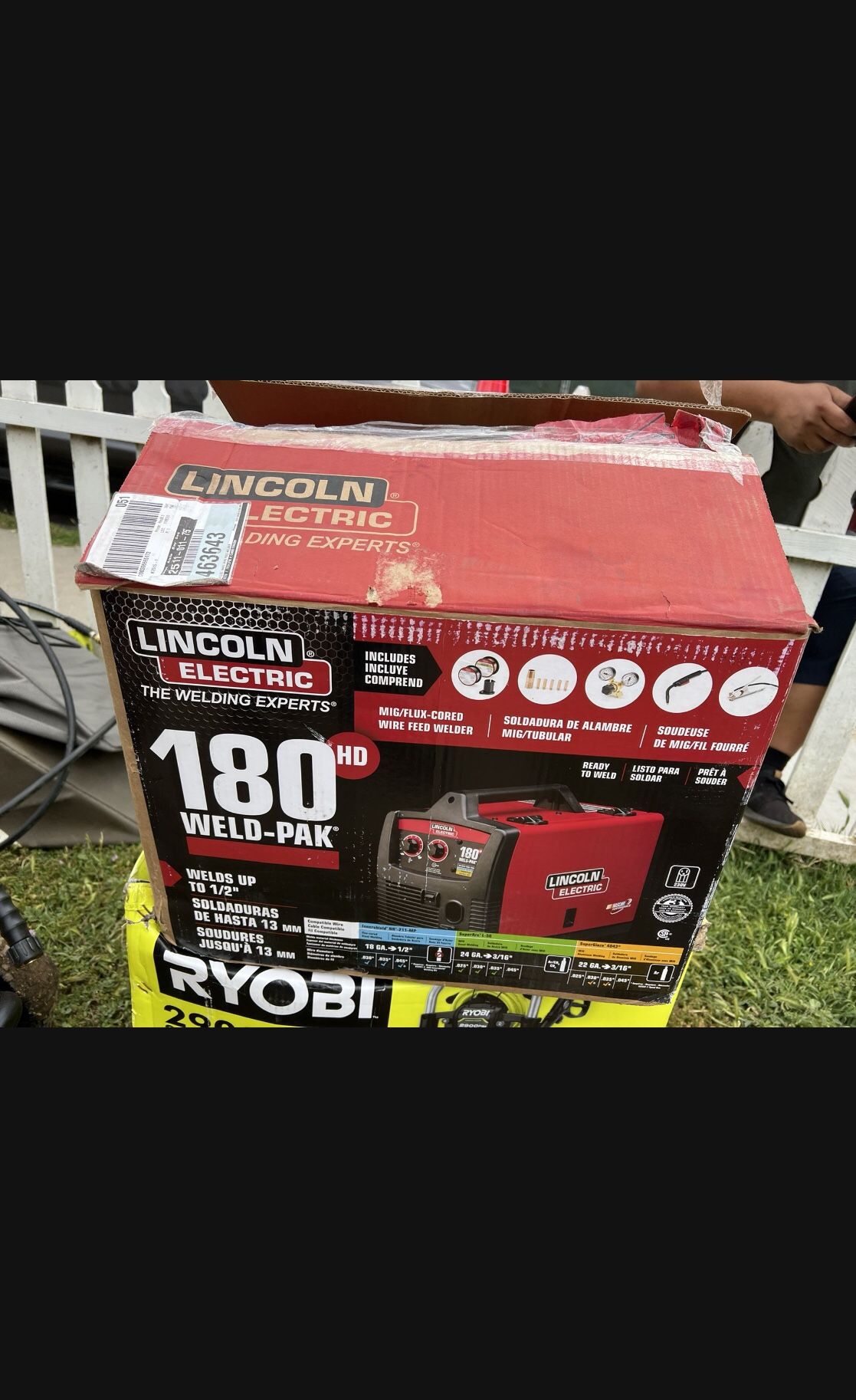 Lincoln Electric 180 Amp Weld-Pak 180 HD MIG Wire Feed Welder with Magnum 100L Gun, Gas Regulator, MIG and Flux-Cored Wire, 230V