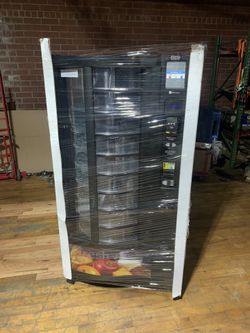 Crane 432 Refrigerated Sandwich Vending Machine
