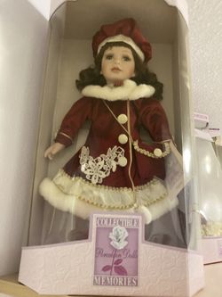 Porcelain dolls Never Open