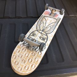 Skateboard With Independent Trucks