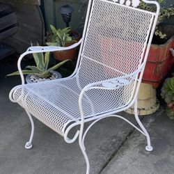 Vintage Woodard / Salterrini Style Daisies Wrought Iron Patio Chair