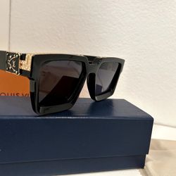 New Lv 
1.1 Millionaires Sunglasses