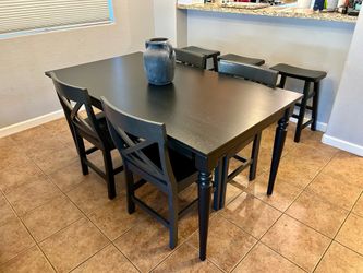 Black Extendable Dining Table + 4 Chairs!