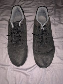 Nike shoes size 8
