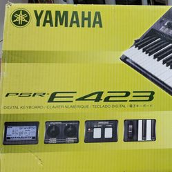 Yamaha PSR423