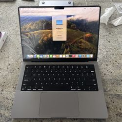 MacBook Pro 13” M2 Pro 