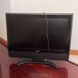 SHARP LC-32D40U TV