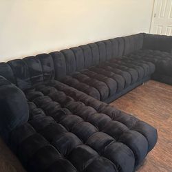 BLACK Sectional COUCH 